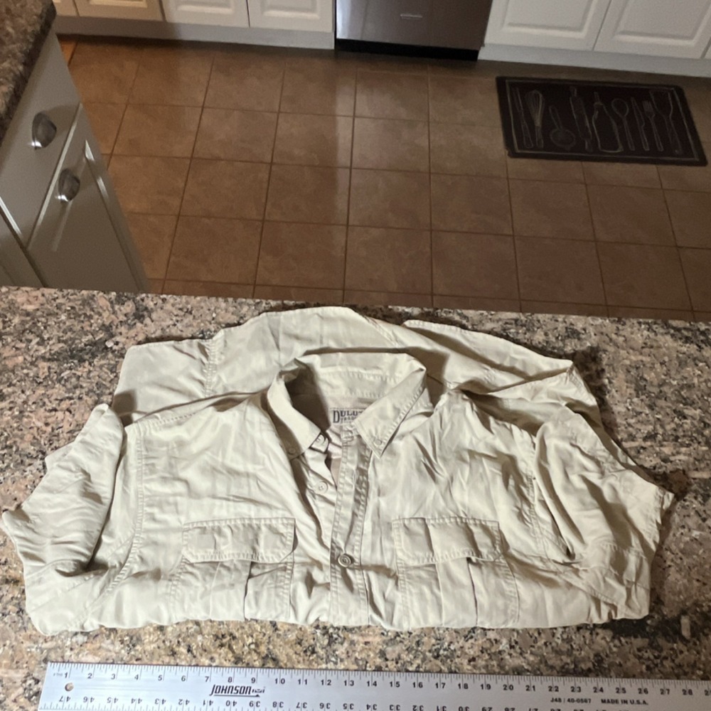 Duluth Trading Co Men's XL Short Sleeve Button-Up Fishing Shirt Beige Pockets‎ - Picture 4 of 5